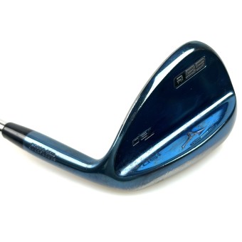 mizuno Golf T20 Blue-IP 56.0° Sand Wedge für Herren, Rechtshand, gebraucht, M-Grind (14.0°), mit True Temper Dynamic Gold Tour Issue Stahlschaft in Std. Schaftlänge, Stiff (132.0g), mit Golf Pride Z-GRIP, black-white Griff in Std. Griffstärke