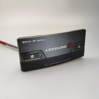 Odyssey Tri-Hot 5K Triple Wide Putter für Herren, Rechtshand, gebraucht, mit Std. Schaft (Odyssey Stroke Lab Bi-Matrix 3GEN, red-steel), 34 Inch, mit Std. Gewichten (25.0g), mit Std. Griff (Odyssey Tri-Hot 5K Pistol, black-white), inkl. Headcover