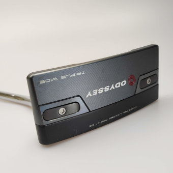 Odyssey Tri-Hot 5K Triple Wide Putter für Herren, Rechtshand, mit Odyssey Stroke Lab Bi-Matrix 3GEN Red Schaft in 34 Inch, mit Odyssey Tri-Hot 5K Pistol, black-silver Griff in Std. Stärke