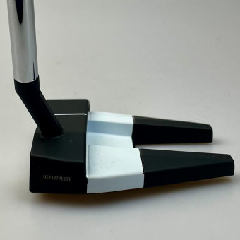 Odyssey White Hot Versa Seven S Putter für Herren, Rechtshand, mit Odyssey Stroke Lab 3GEN Red 70 Class Schaft in 35 Inch, mit Odyssey Pistol, black-red Griff in Std. Stärke