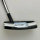 Odyssey White Hot Versa Three T S Putter für Herren, Rechtshand, mit Odyssey Stroke Lab 3GEN Red 70 Class Schaft in 34 Inch, mit Odyssey Pistol, black-red Griff in Std. Stärke