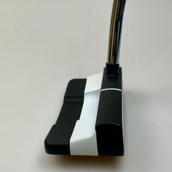 Odyssey White Hot Versa Double Wide Putter für Herren, Rechtshand, mit Odyssey Stroke Lab 3GEN Red 70 Class Schaft in 34 Inch, mit Odyssey Pistol, black-red Griff in Std. Stärke