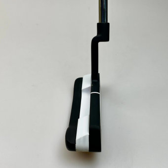 Odyssey White Hot Versa One CH Putter für Herren, Rechtshand, mit Odyssey Stroke Lab 3GEN Red 70 Class Schaft in 34 Inch, mit Odyssey Pistol, black-red Griff in Std. Stärke