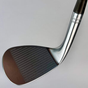 Callaway OPUS Brushed Chrome 58.0° Lob-Wedge für Herren, Rechtshand, S-Grind (10.0°), mit UST Mamiya Recoil DART HDC 65 Graphitschaft in Std. Länge (35.00 Inch), Wedge (65.0g), mit Golf Pride for Callaway Tour Velvet 360 CHEV, grey-black Griff in Std. Gri